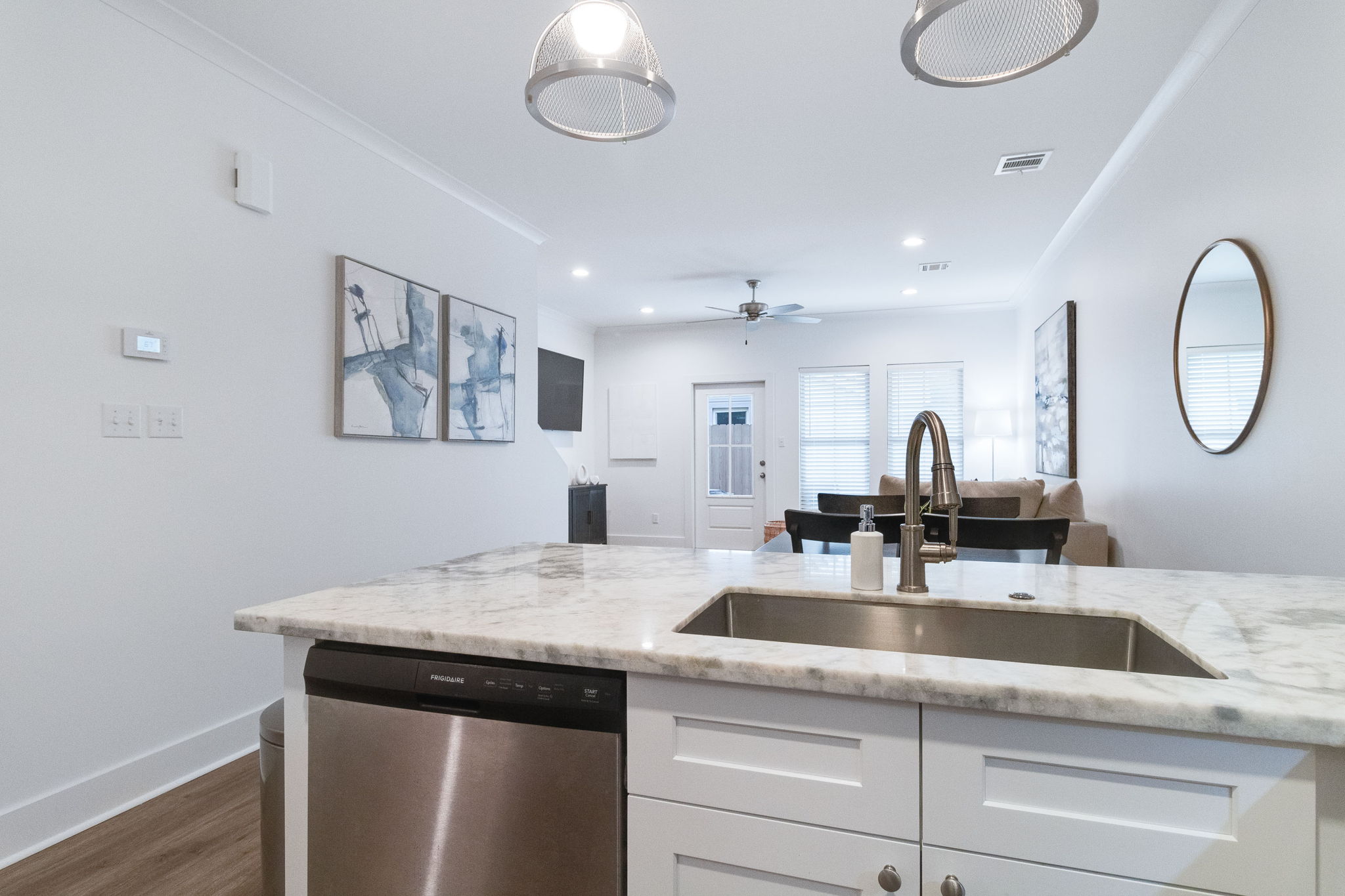 12-web-or-mls-411 Curtis Street- B-9