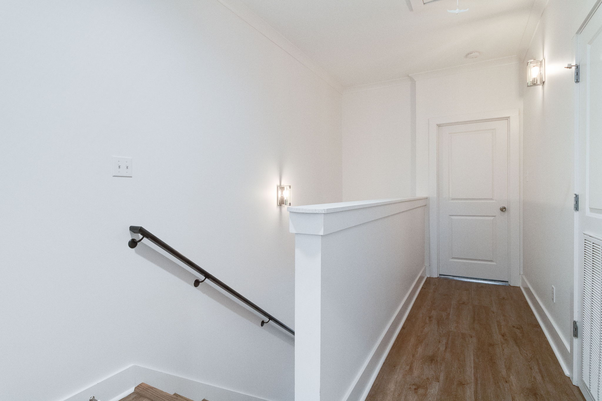 17-web-or-mls-411 Curtis Street- B-23