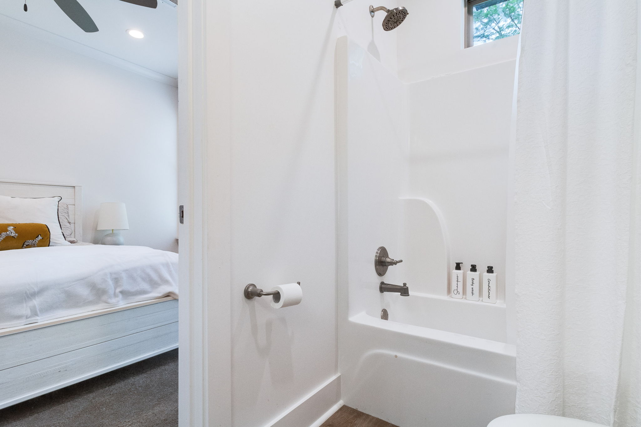 20-web-or-mls-411 Curtis Street- B-18