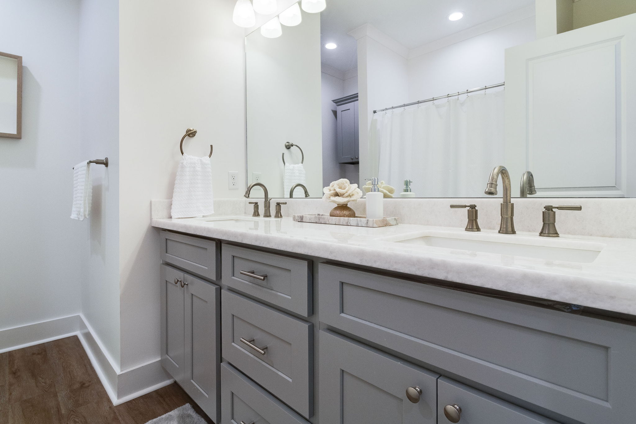 23-web-or-mls-411 Curtis Street- B-21