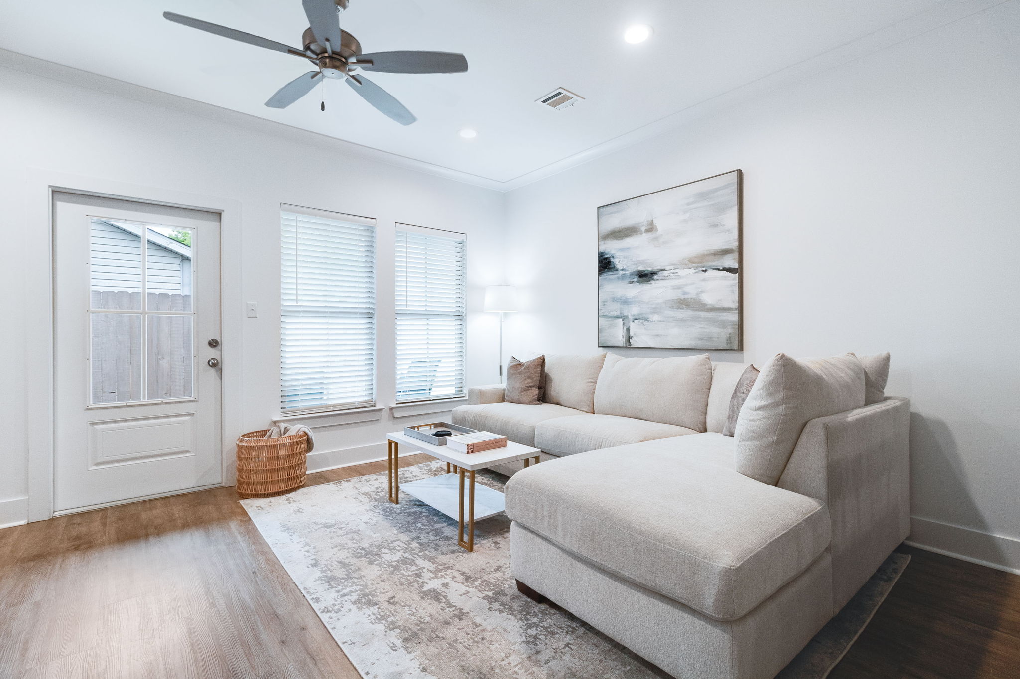4-web-or-mls-411 Curtis Street- B-3